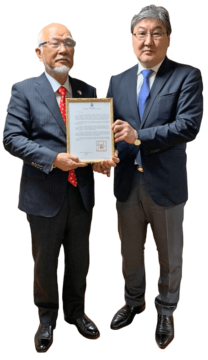 駐日モンゴル国特命全権大使ダンバダルジャー バッチジャルガル氏と河内志郎の写真